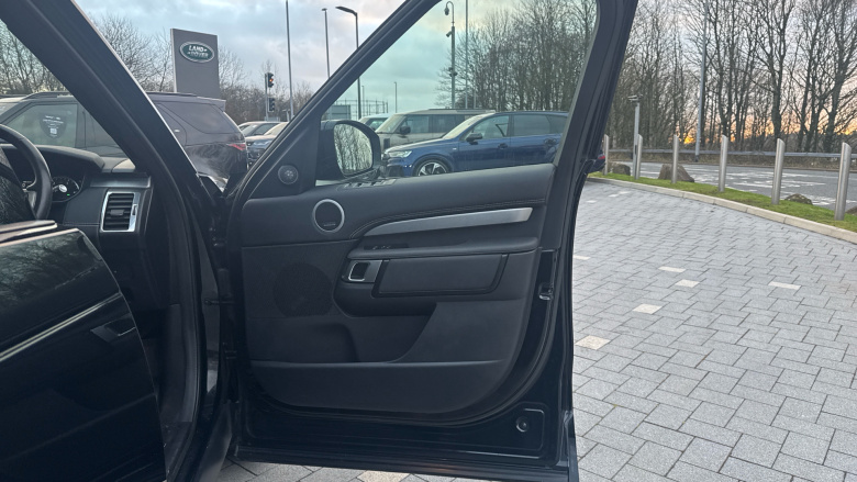 Land Rover Discovery 3.0 D300 R-Dynamic HSE 5dr Auto Diesel Station Wagon